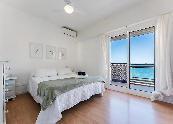 2 Bed 1 Bath Very Bright فوينخيرولا