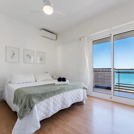 2 Bed 1 Bath Very Bright Fuengirola