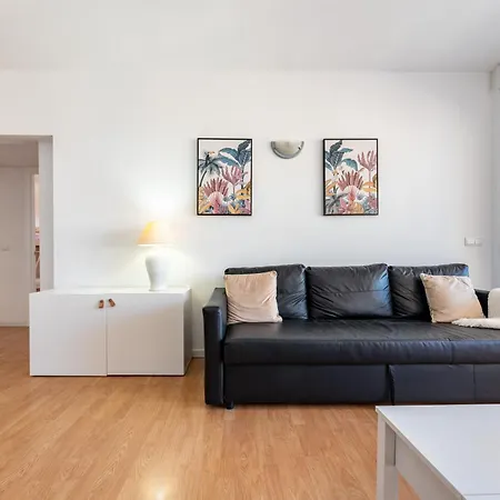 2 Bed 1 Bath Very Bright Apartment Fuengirola