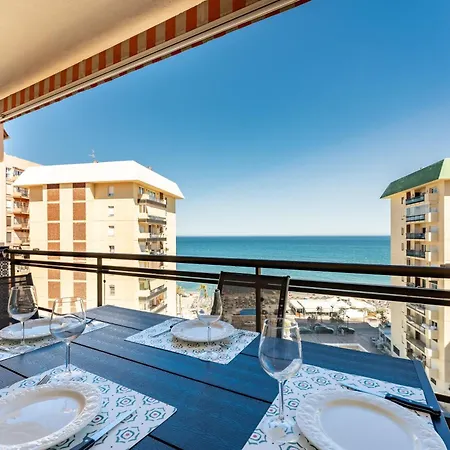 2 Bed 1 Bath Very Bright Appartement *