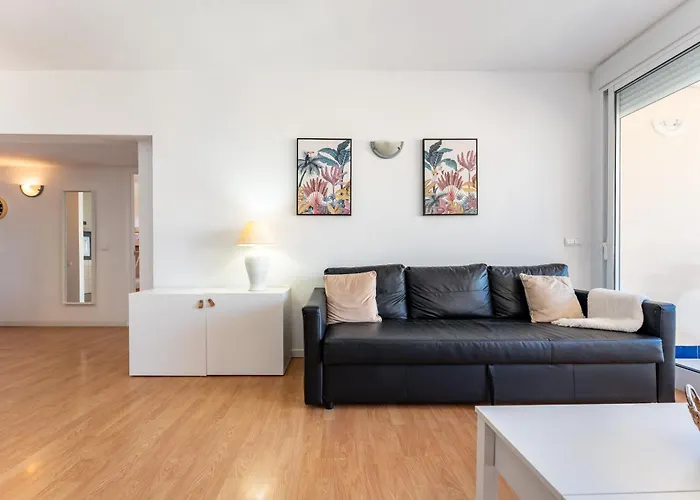 2 Bed 1 Bath Very Bright アパート フエンヒロラ